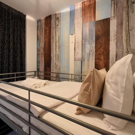Discover Comfort: Charming & Spacious Apartment In The Old Town Бухарест Екстер'єр фото