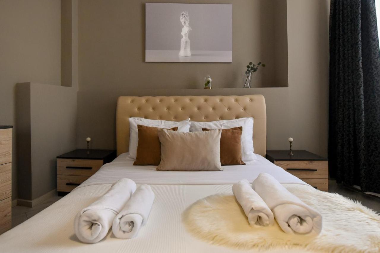 Discover Comfort: Charming & Spacious Apartment In The Old Town Бухарест Екстер'єр фото